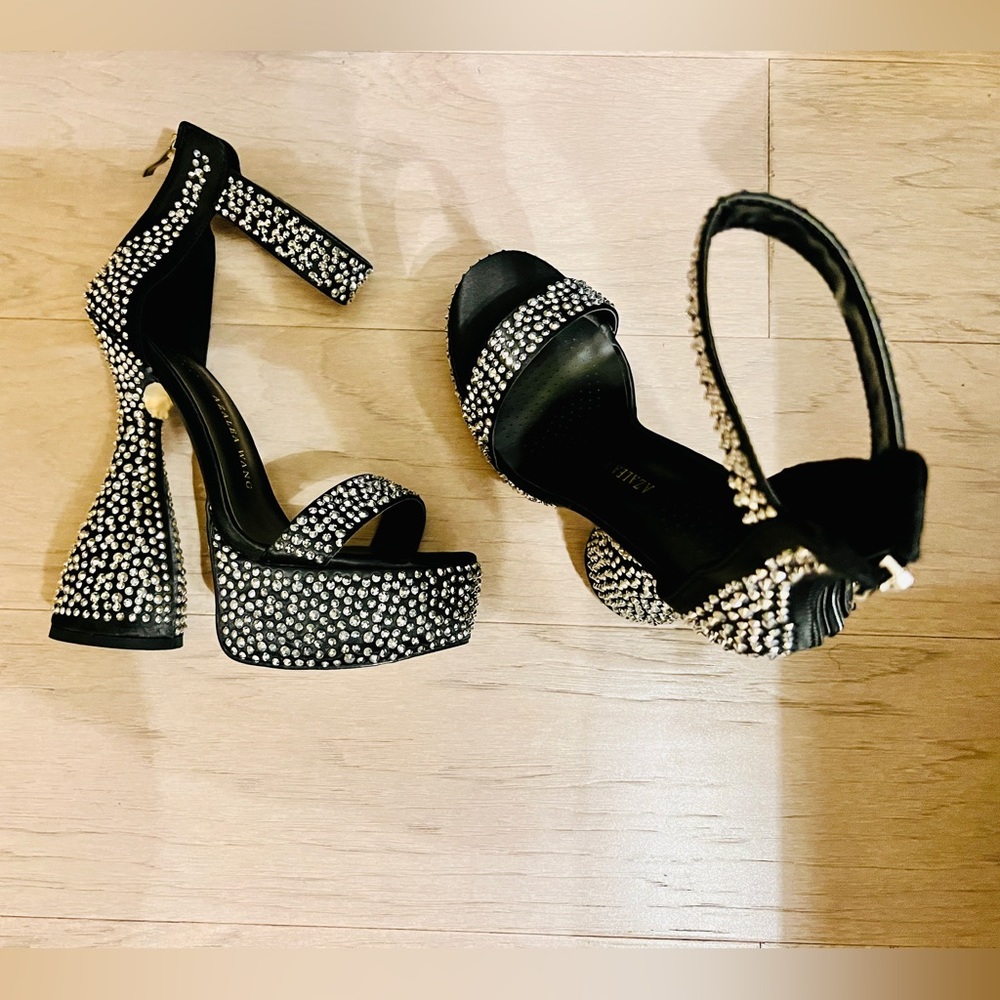 Black Studded Platform Heels. Size 8. Heel height 6 1/2’’. NWT. Original box - Picture 7 of 9